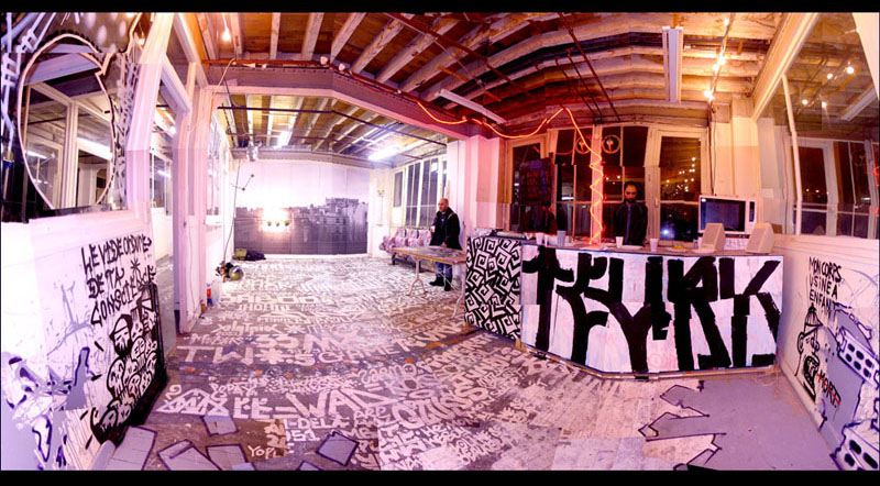 Photographie Julien Taylor La g�n�rale Assymetric exposition du possible sinon j etouffe