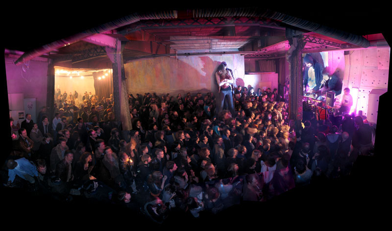 Photographie Julien Taylor La g�n�rale concert Crystal Castles dans le hall fevrier 2007
