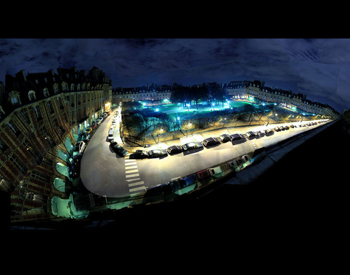 LOADING... a photography by Julien Taylor of Nike logo in place des vosges paris 2009